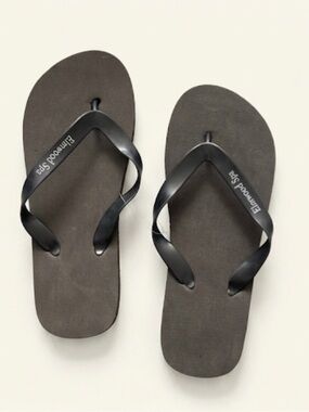 NWT Elmwood Spa Flip Flops